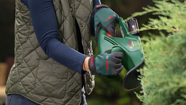 Кущоріз акумуляторний BOSCH EasyHedgeCut 18-45 без акб і з/п (0600849H03)